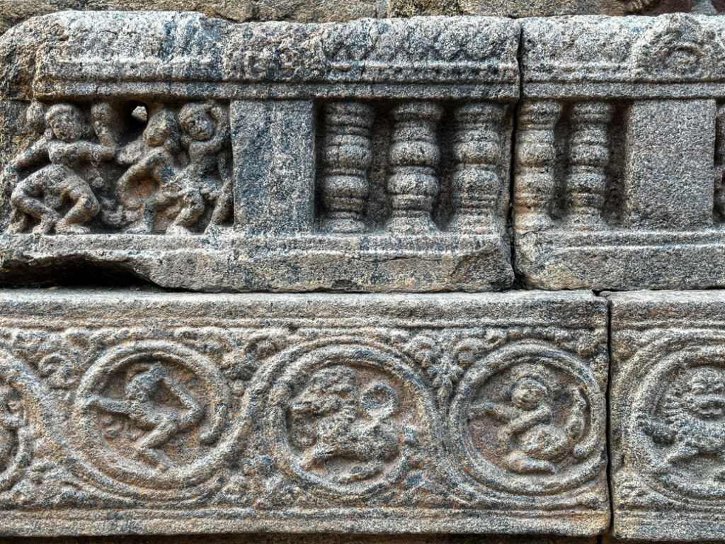 Decorative motifs on the outer walls