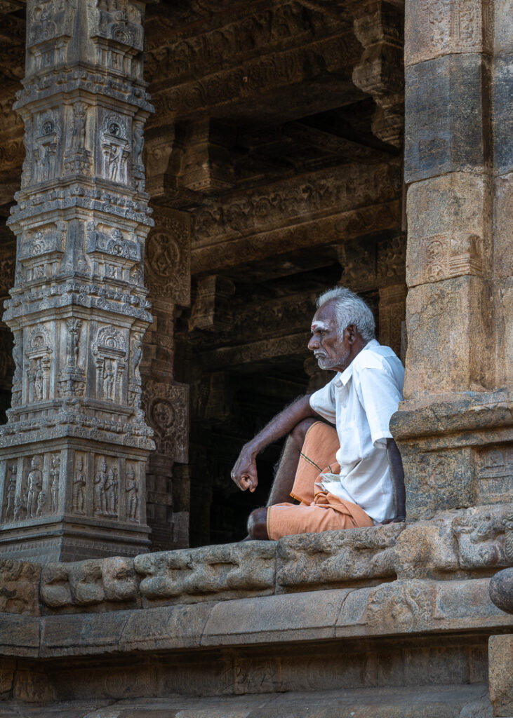 A devotee at Airavatesvara
