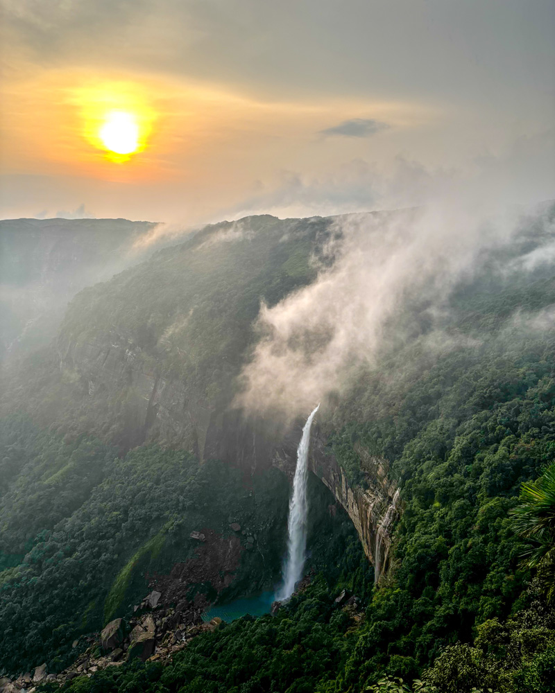 Nohkalikai Falls