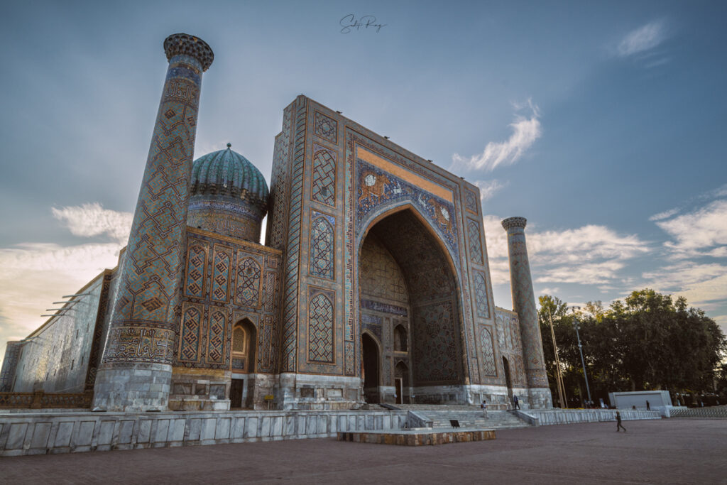 The Sher Dor Madrassah