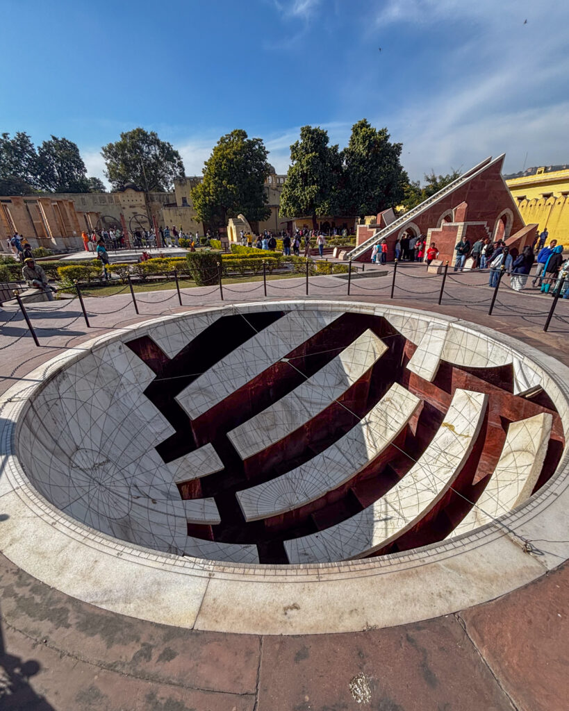 Astronomical instruments